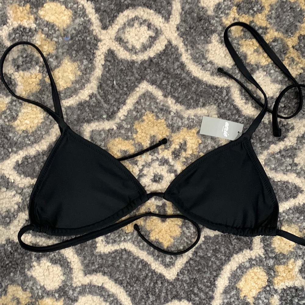 Black bikini top